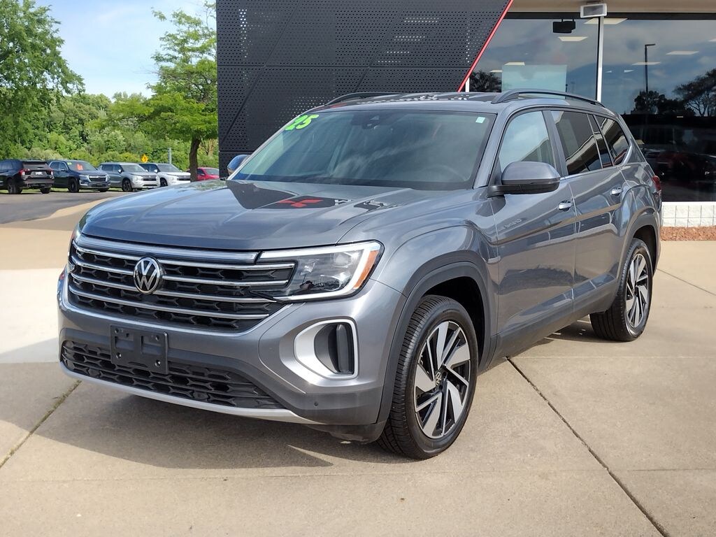 Certified 2025 Volkswagen Atlas 2.0T SE w/Technology SUV