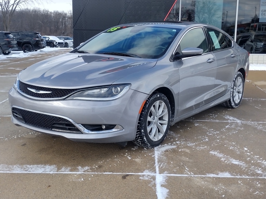 2015 Chrysler 200 C's photo