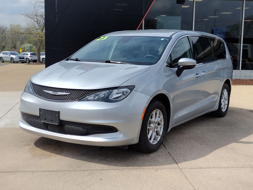 2023 Chrysler Voyager
