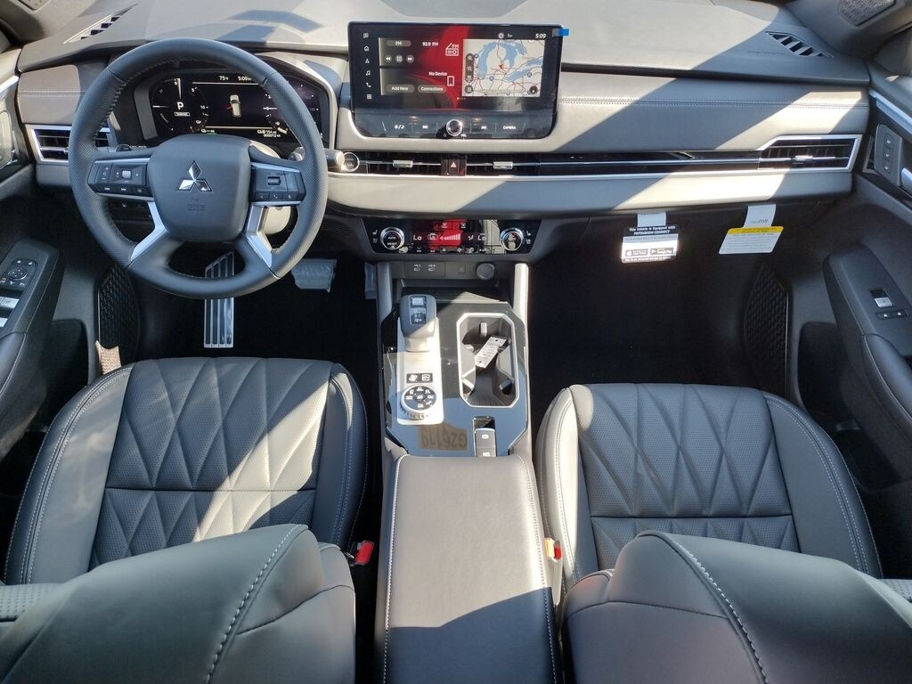 New 2026 Mitsubishi Outlander Plug-In Hybrid Black Edition SUV