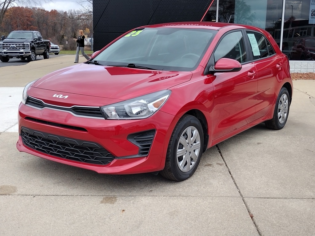 2023 Kia Rio 5-Door S's photo