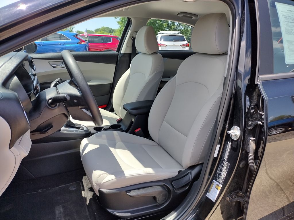 Certified 2023 Kia Forte LXS with VIN 3KPF24AD0PE551768 for sale in Grand Blanc Township, MI