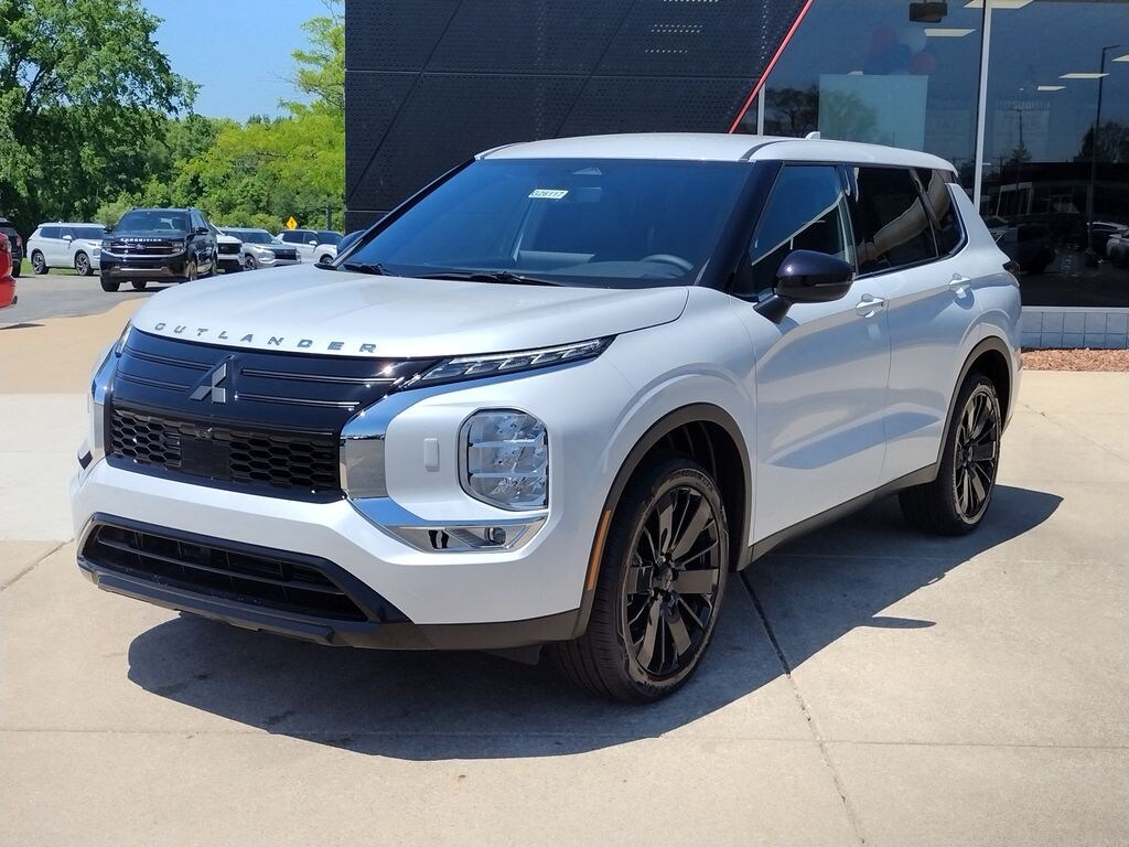 New 2026 Mitsubishi Outlander LE SUV