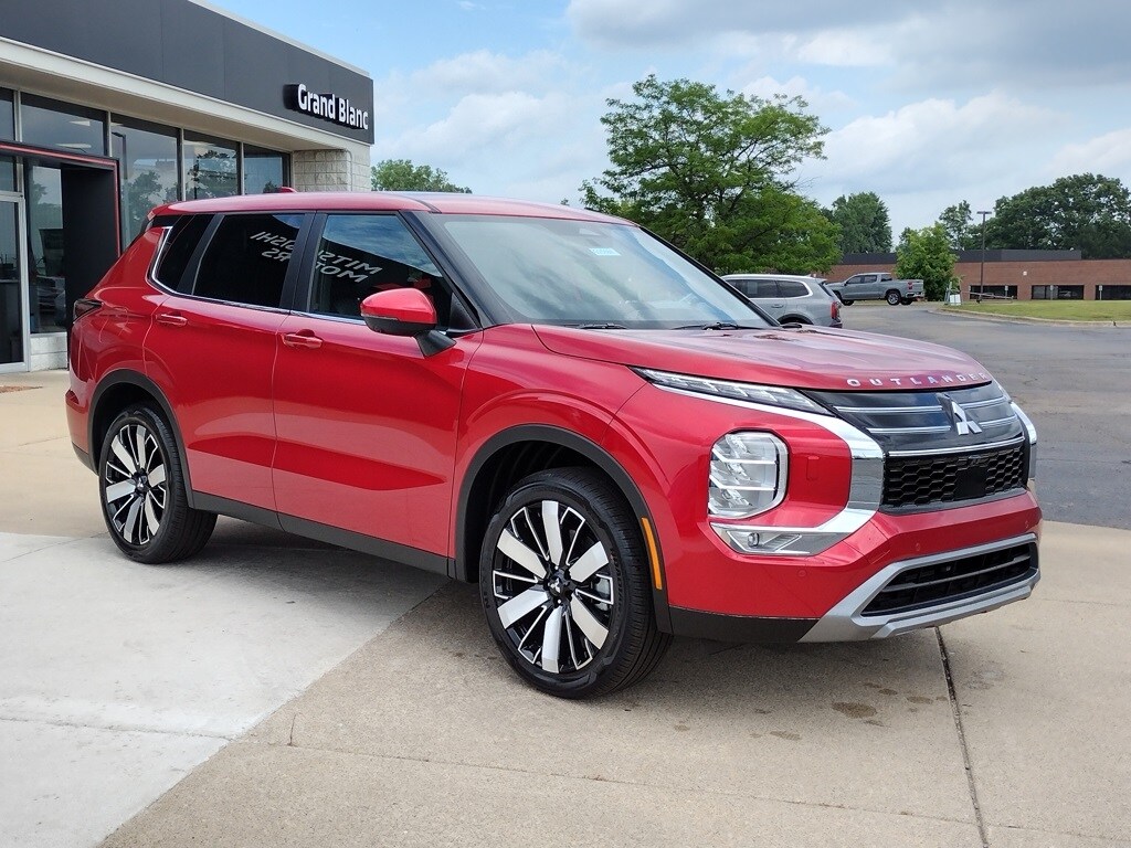 2025 Mitsubishi Outlander SE photo 3