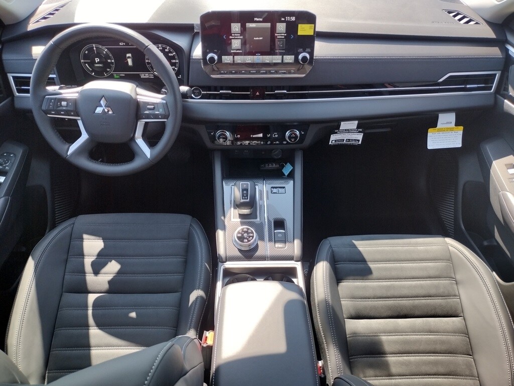 2025 Mitsubishi Outlander PHEV SE photo 2