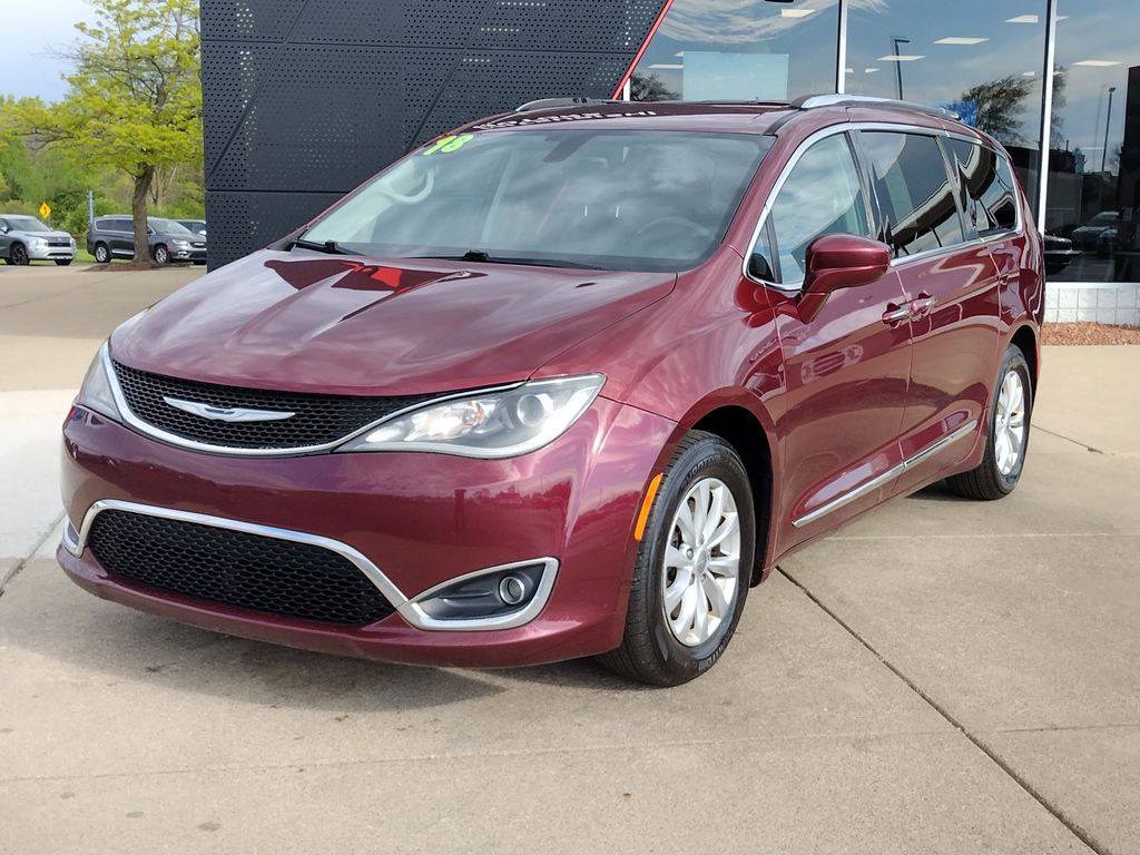 2018 Chrysler Pacifica Touring L Plus's photo