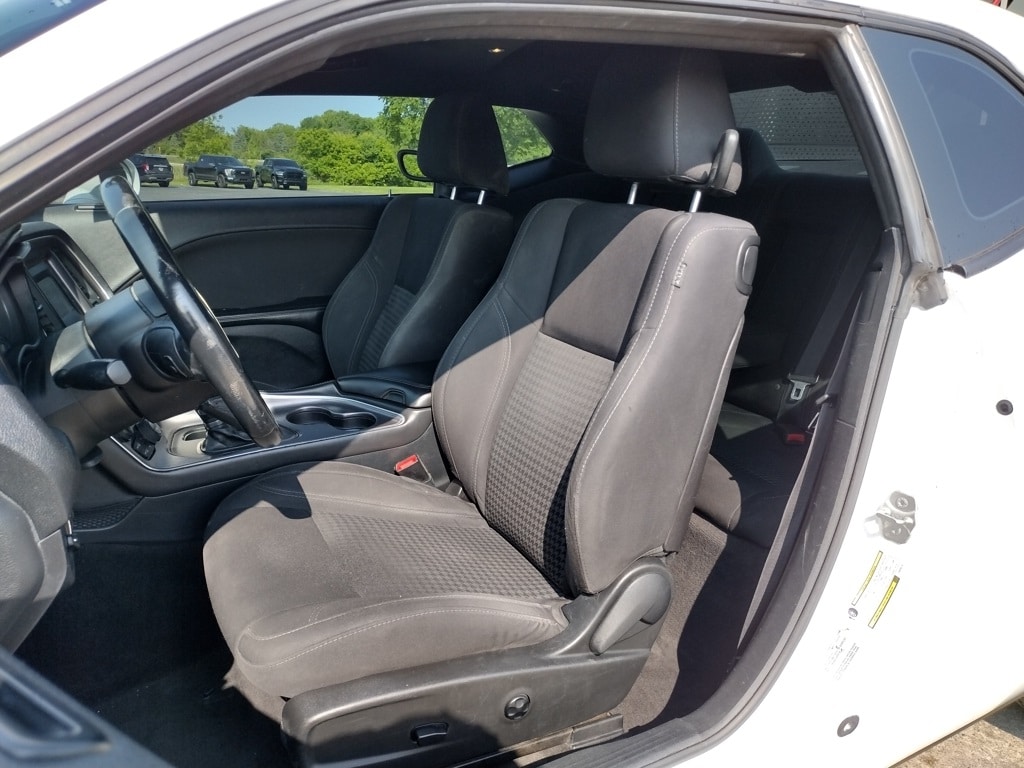 Used 2015 Dodge Challenger SXT with VIN 2C3CDZAG6FH816270 for sale in Grand Blanc Township, MI