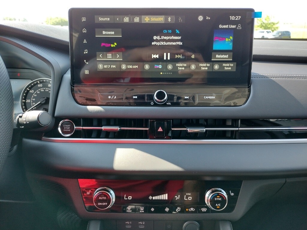 2025 Mitsubishi Outlander SE photo 3