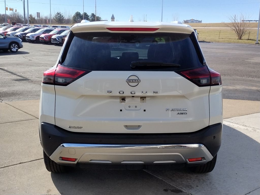2023 Nissan Rogue Platinum - Photo 18