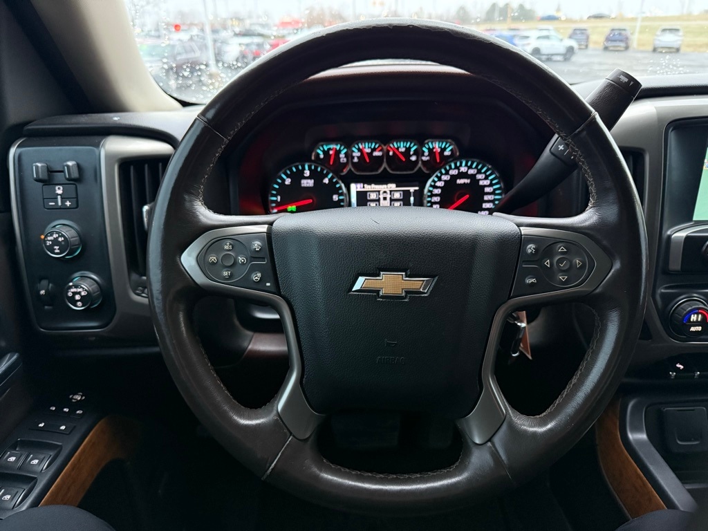 2014 Chevrolet Silverado 1500 High Country photo 2