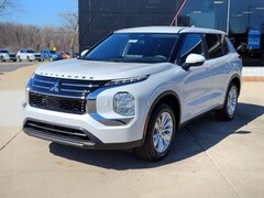 2026 Mitsubishi Outlander ES SUV