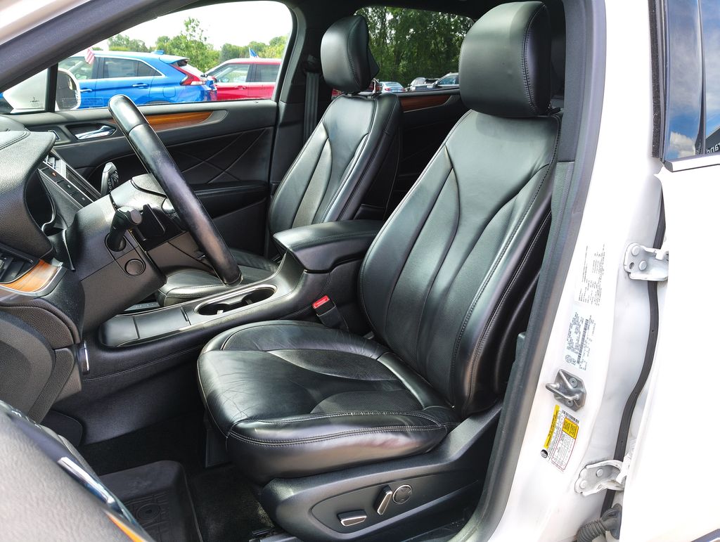 Used 2018 Lincoln MKC Select with VIN 5LMCJ2D92JUL07591 for sale in Grand Blanc Township, MI