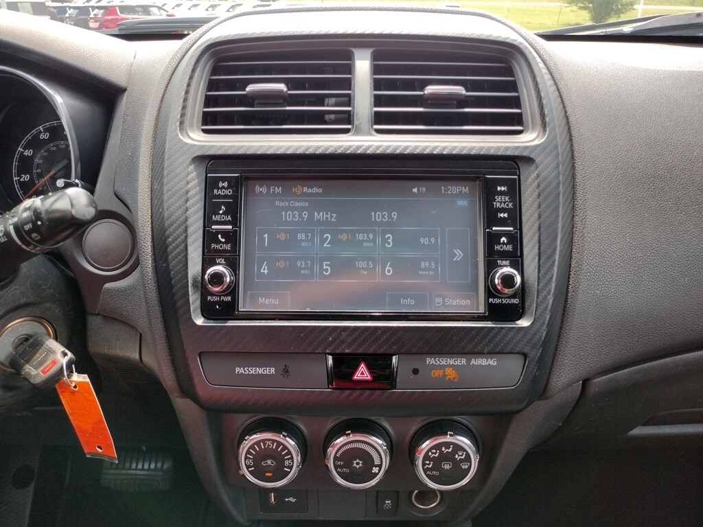 2019 Mitsubishi Outlander Sport ES photo 3