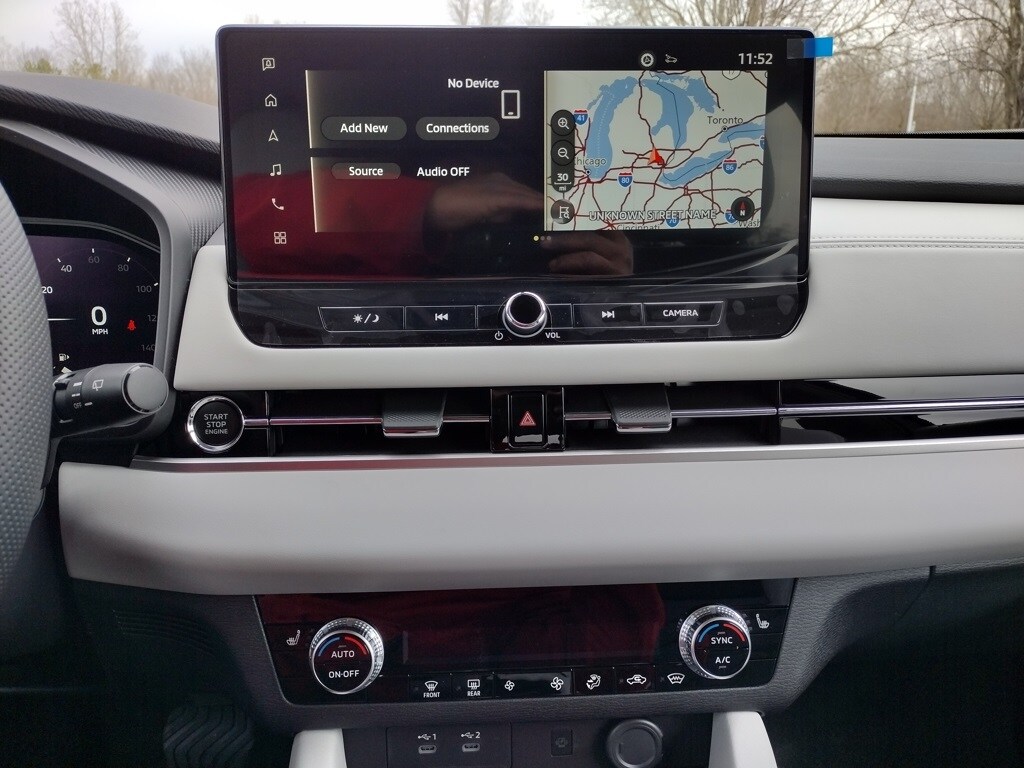 2025 Mitsubishi Outlander SE photo 4