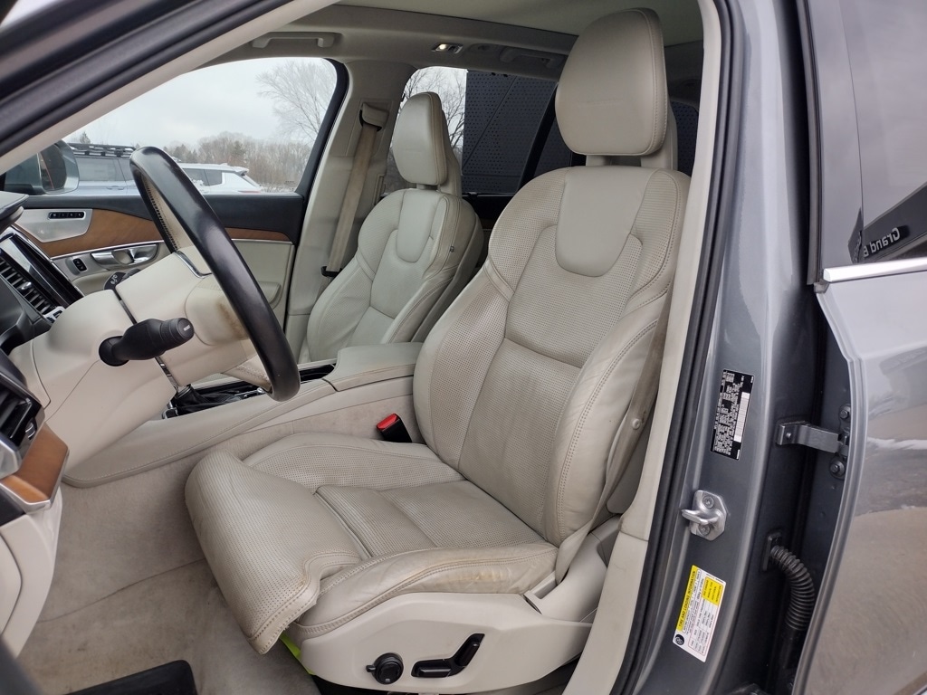 Used 2016 Volvo XC90 Inscription with VIN YV4A22PL4G1006556 for sale in Grand Blanc Township, MI