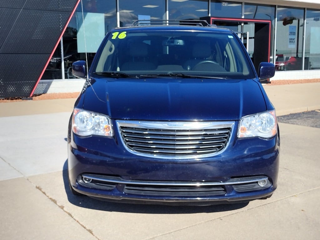 Used 2016 Chrysler Town & Country Touring with VIN 2C4RC1BG5GR280223 for sale in Grand Blanc Township, MI