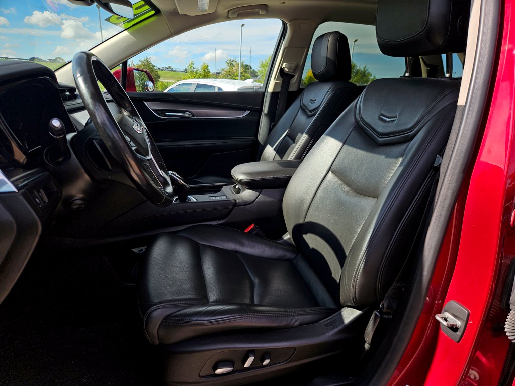 Used 2019 Cadillac XT5 Luxury with VIN 1GYKNDRS3KZ234017 for sale in Grand Blanc Township, MI
