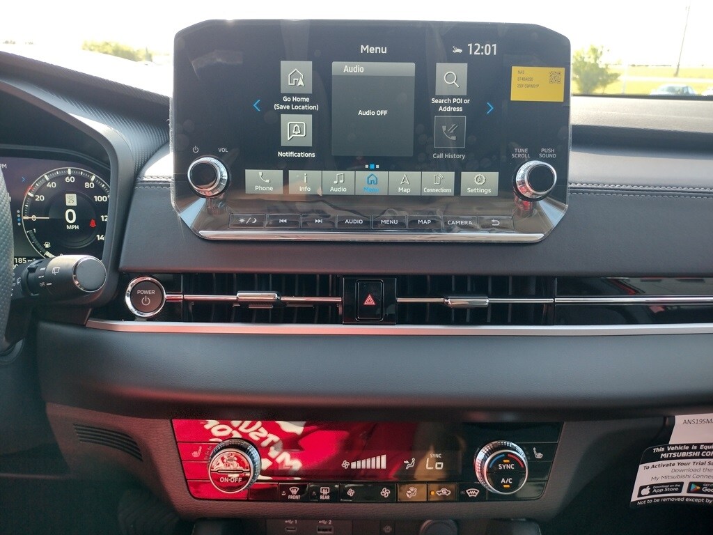 2025 Mitsubishi Outlander PHEV SE photo 3