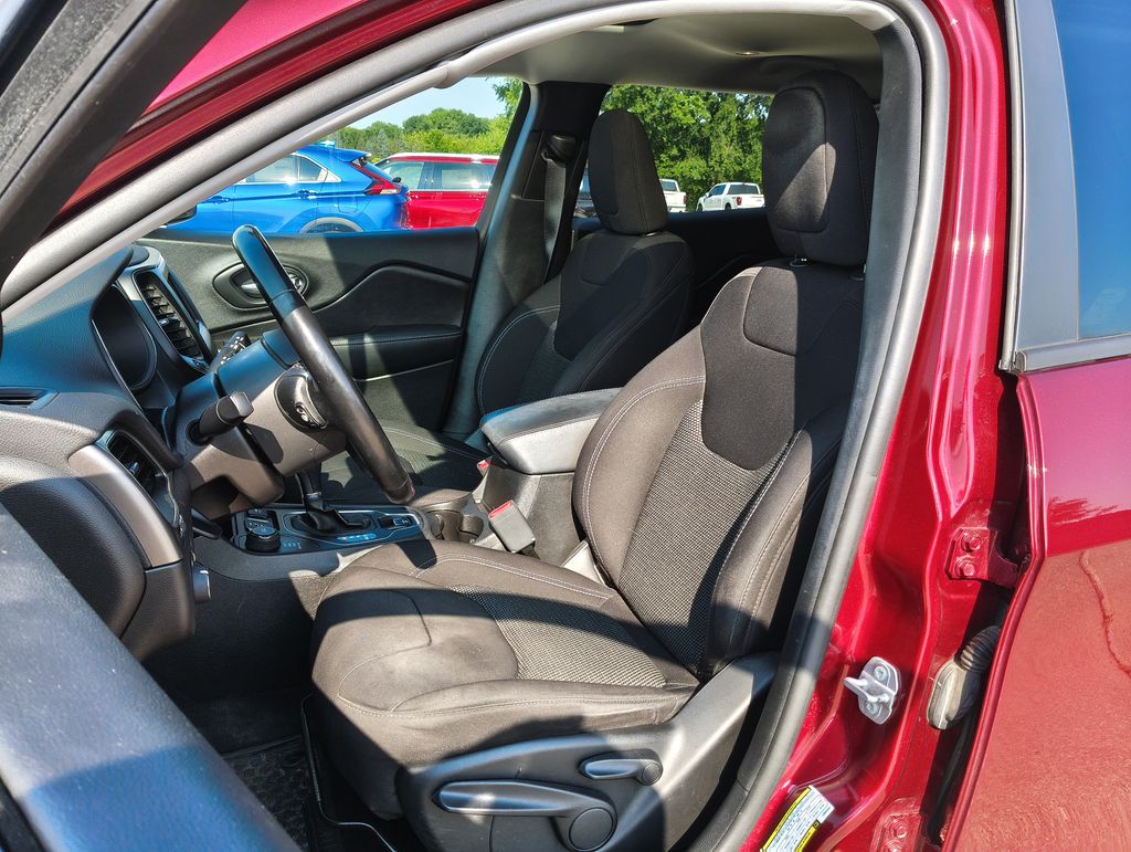 Used 2020 Jeep Cherokee Latitude with VIN 1C4PJMCB2LD633404 for sale in Grand Blanc Township, MI
