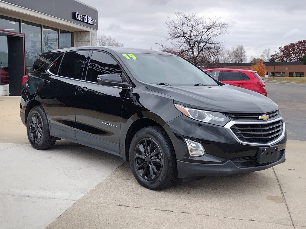 2019 Chevrolet Equinox LT photo 3