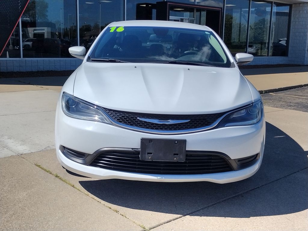 Used 2016 Chrysler 200 LX with VIN 1C3CCCFB9GN151550 for sale in Grand Blanc Township, MI