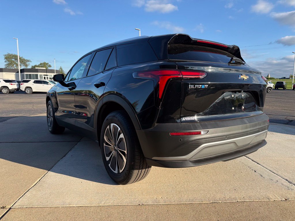 Used 2024 Chevrolet Blazer EV LT with VIN 3GNKDBRJ2RS248560 for sale in Grand Blanc Township, MI