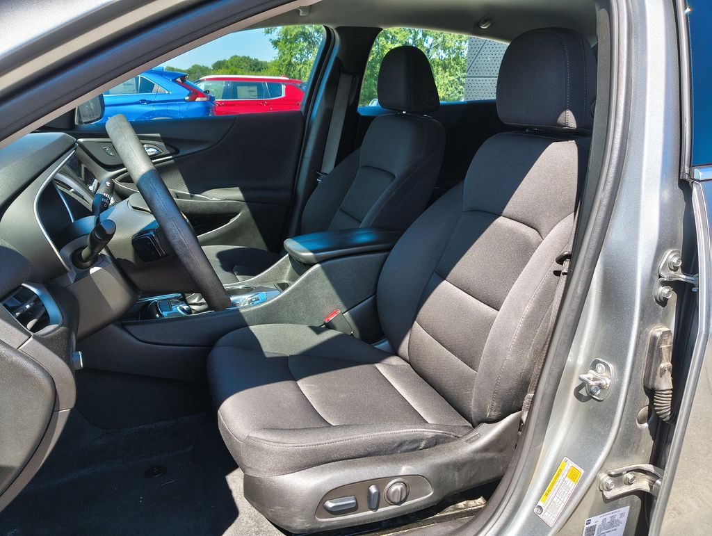 Used 2024 Chevrolet Malibu 1LT with VIN 1G1ZD5ST5RF171281 for sale in Grand Blanc Township, MI