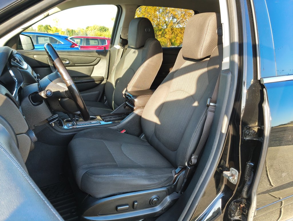 Used 2017 Chevrolet Traverse 1LT with VIN 1GNKRGKD3HJ289234 for sale in Grand Blanc Township, MI