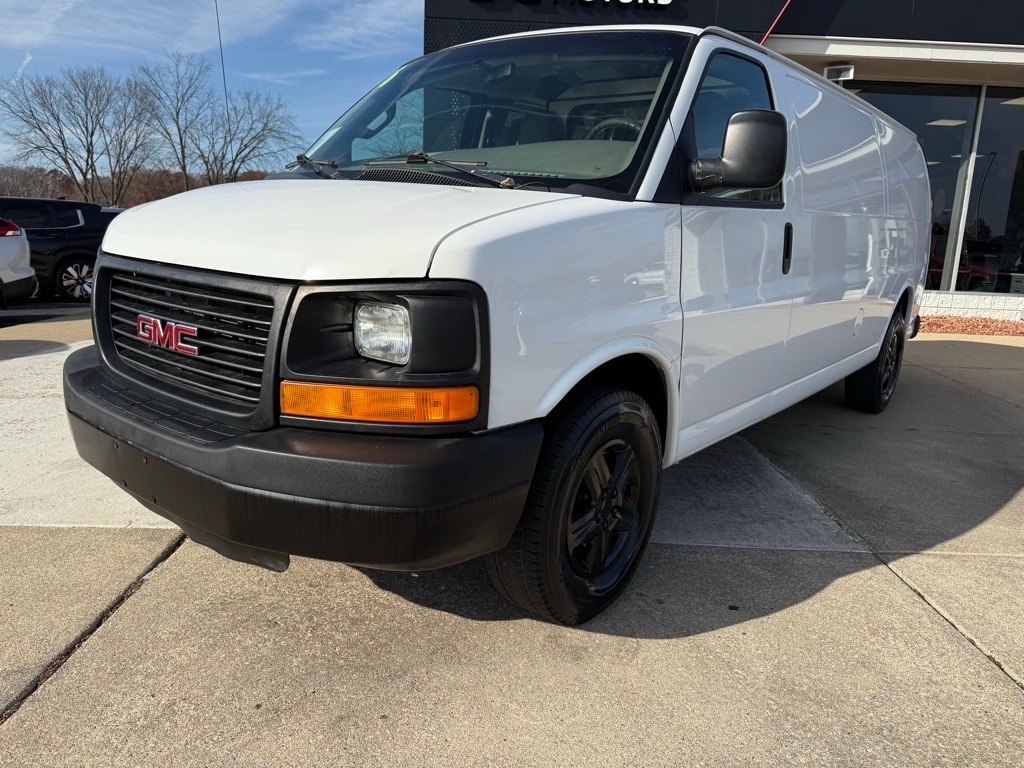 2016 GMC Savana Cargo Work Van's photo