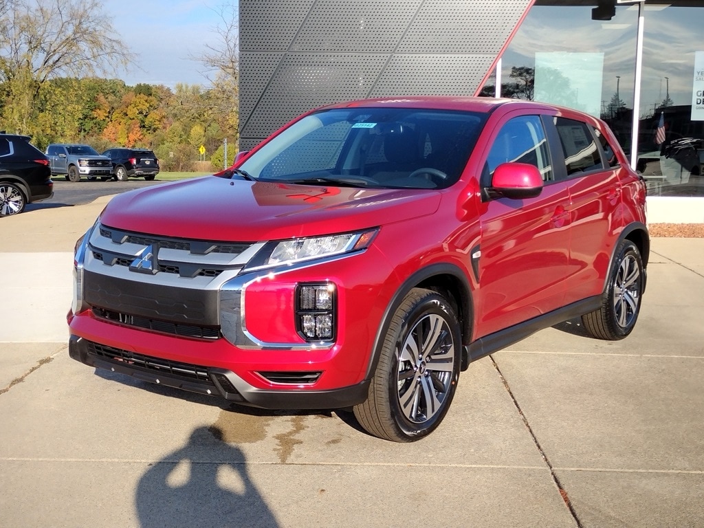 2025 Mitsubishi Outlander Sport ES's photo