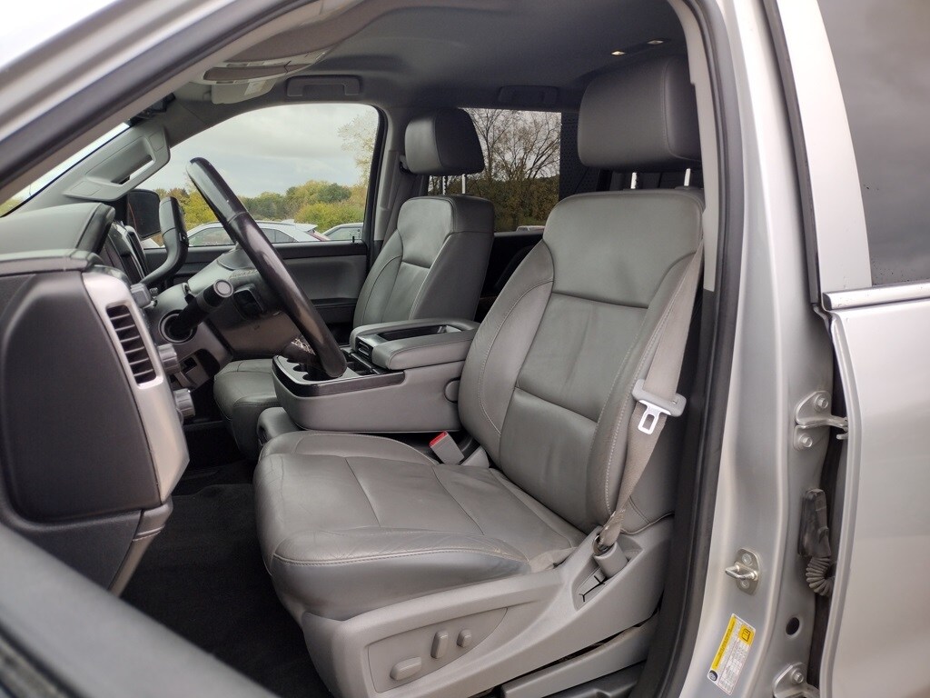 2016 Chevrolet Silverado 1500 LTZ photo 2