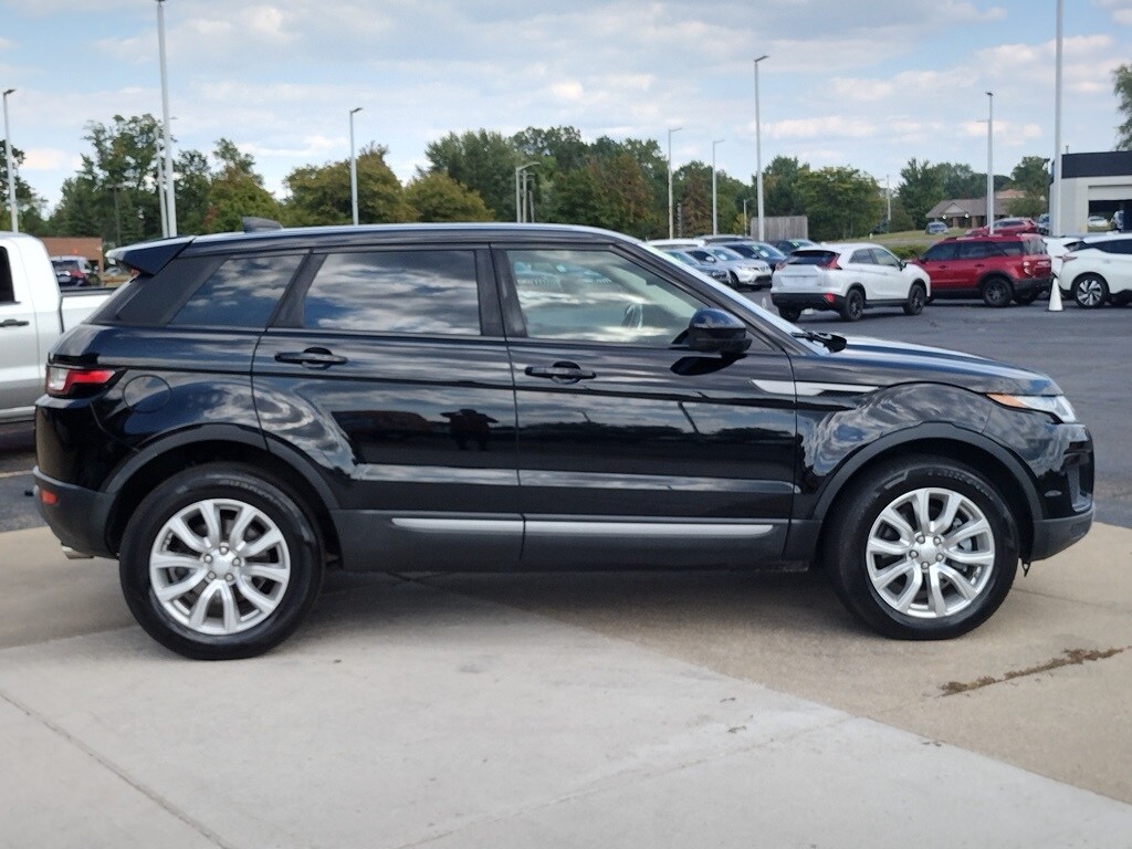 2018 Land Rover Range Rover Evoque SE photo 4