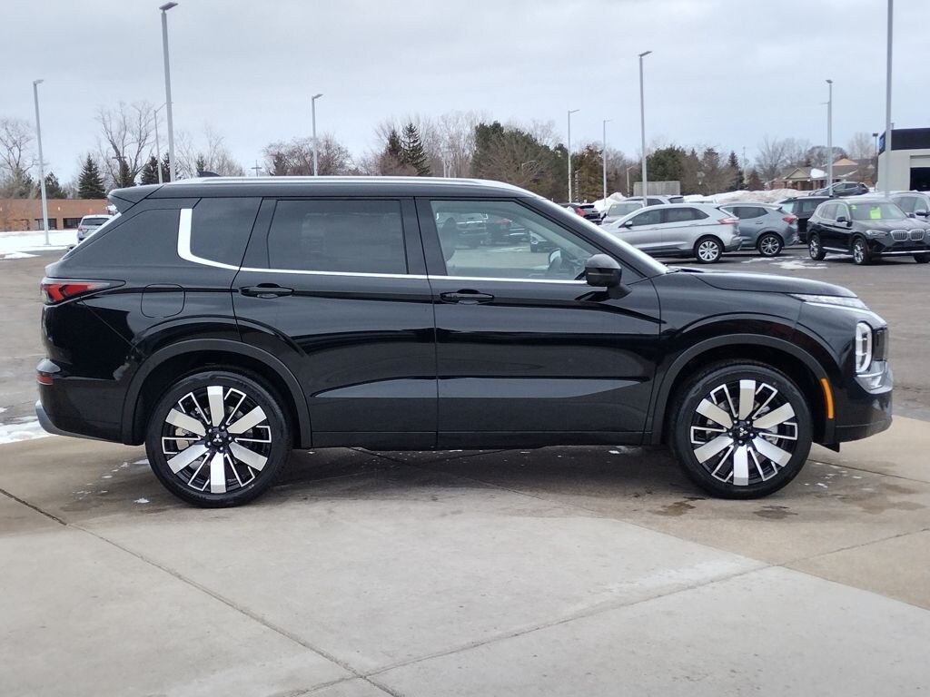 New 2026 Mitsubishi Outlander SEL SUV