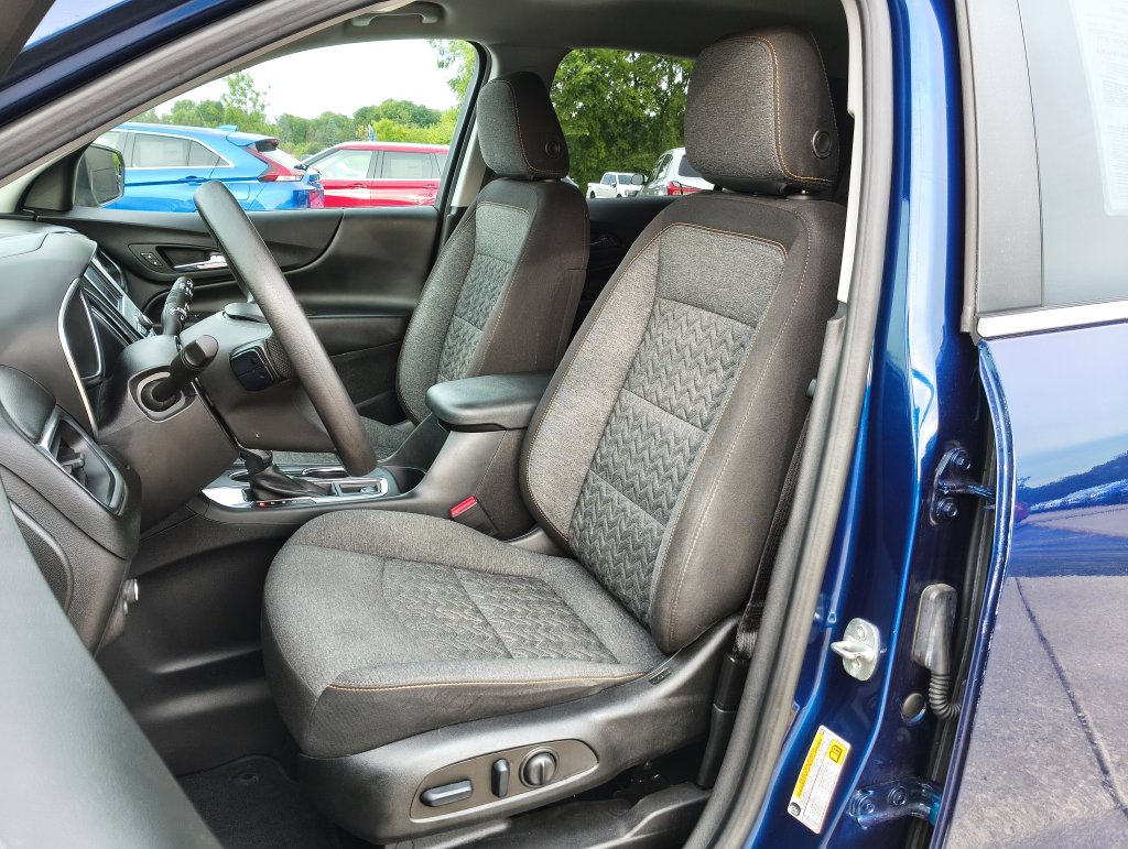 Used 2022 Chevrolet Equinox LT with VIN 3GNAXKEV0NL254101 for sale in Grand Blanc Township, MI