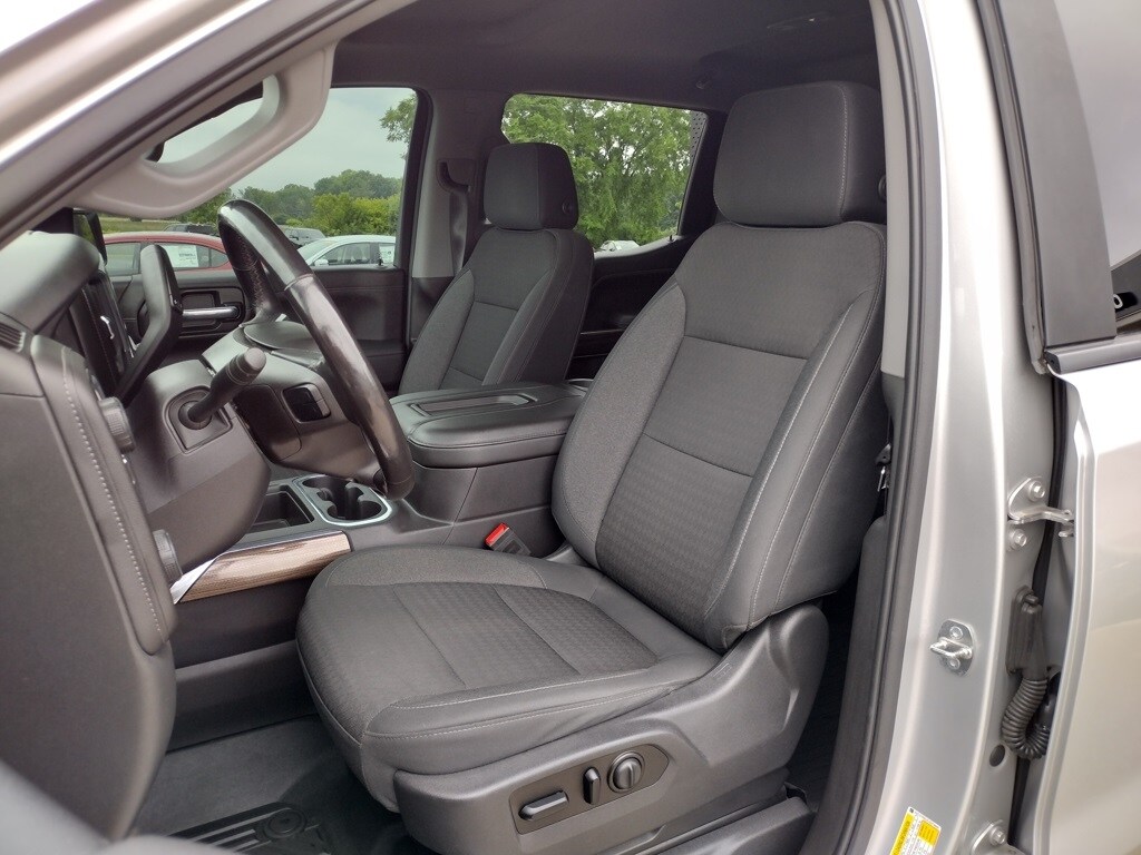 2020 Chevrolet Silverado 1500 RST photo 2