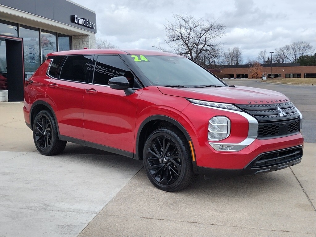 2024 Mitsubishi Outlander SE Black Edition photo 3