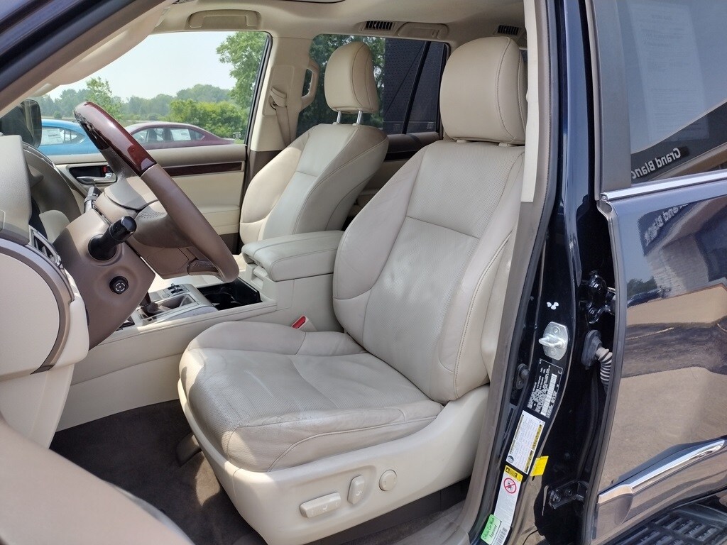 2019 Lexus GX 460 photo 2