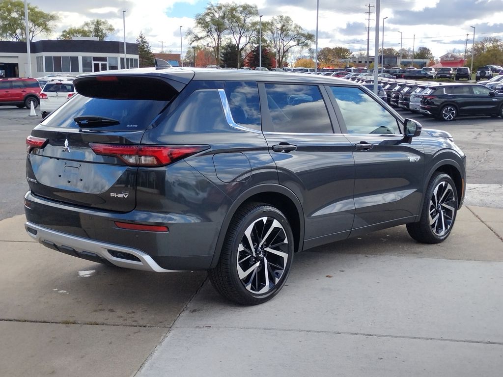 2025 Mitsubishi Outlander Plug-in Hybrid SE - Photo 15