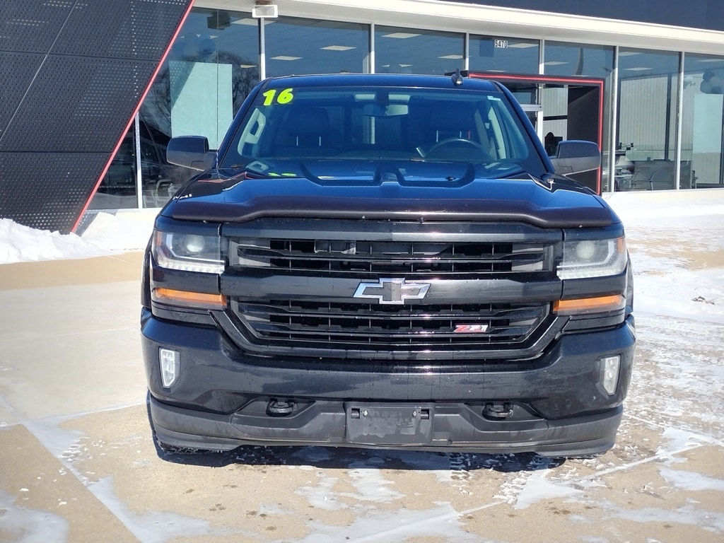 Used 2016 Chevrolet Silverado 1500 2LT with VIN 1GCVKREC7GZ422814 for sale in Grand Blanc Township, MI
