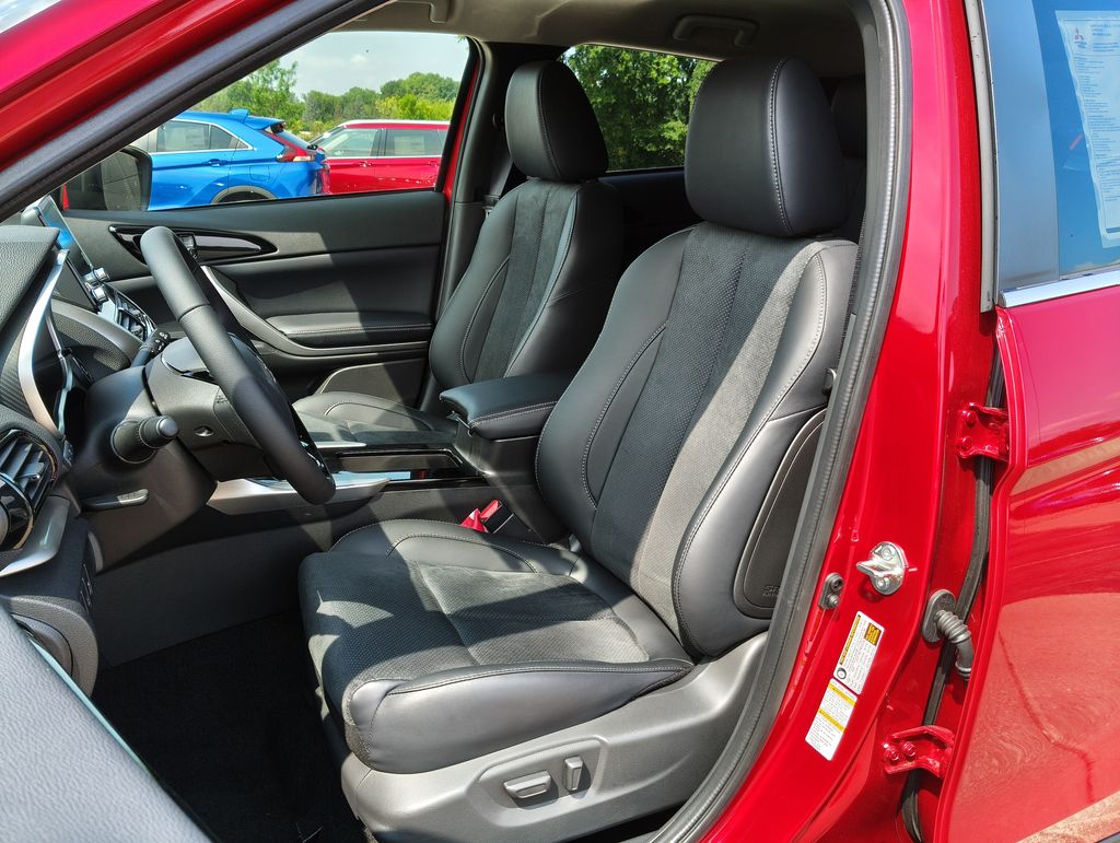 2026 Mitsubishi Eclipse Cross SE - Photo 6