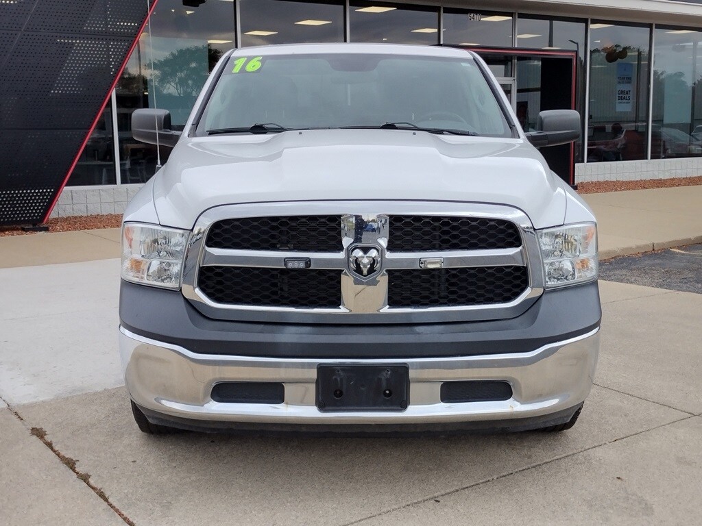2016 Ram 1500 Tradesman photo 2