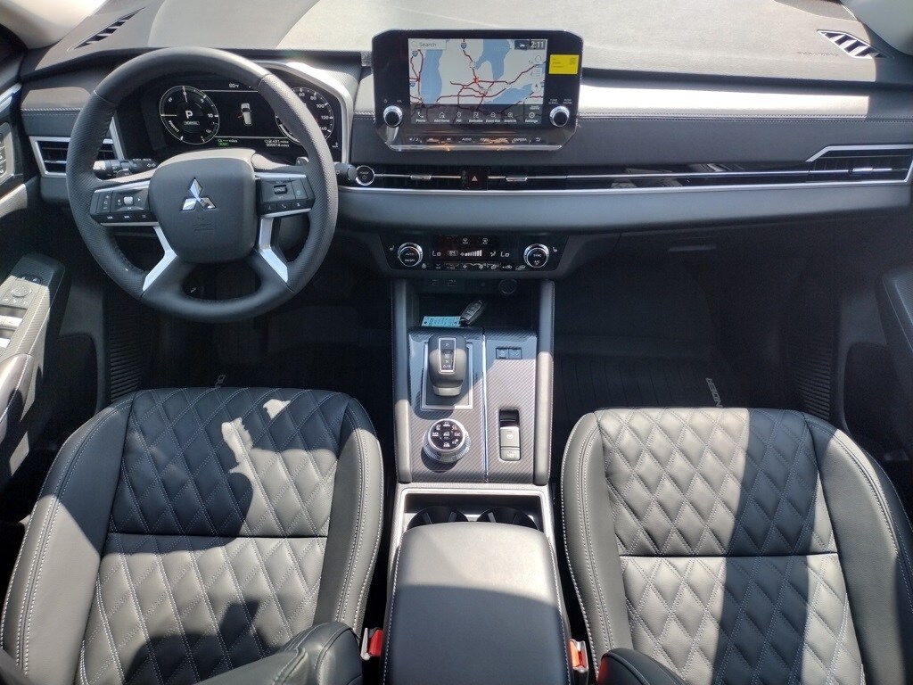 2025 Mitsubishi Outlander PHEV SEL photo 2
