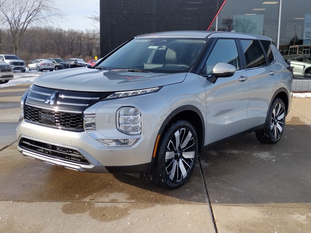 New 2026 Mitsubishi Outlander SE SUV