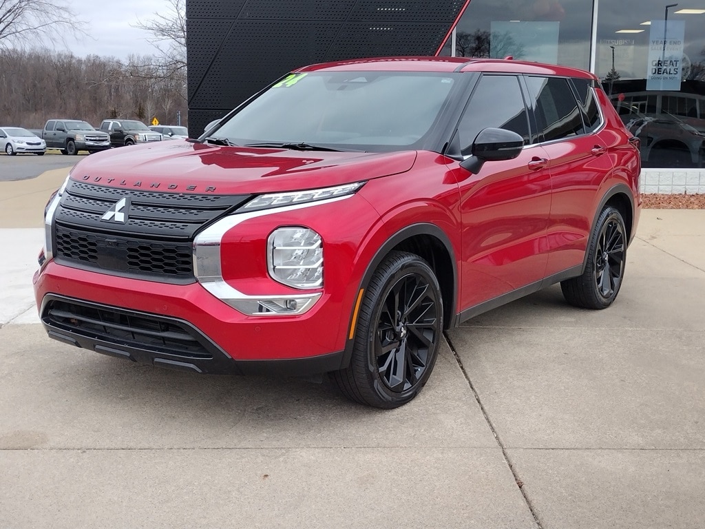 2024 Mitsubishi Outlander SE Black Edition's photo