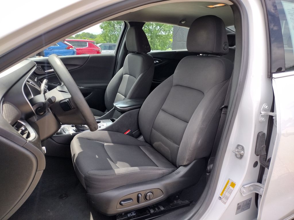 Used 2023 Chevrolet Malibu 1LT with VIN 1G1ZD5ST1PF177396 for sale in Grand Blanc Township, MI