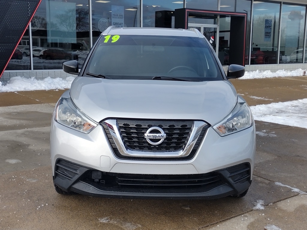Certified 2019 Nissan Kicks S with VIN 3N1CP5CU9KL533137 for sale in Grand Blanc Township, MI
