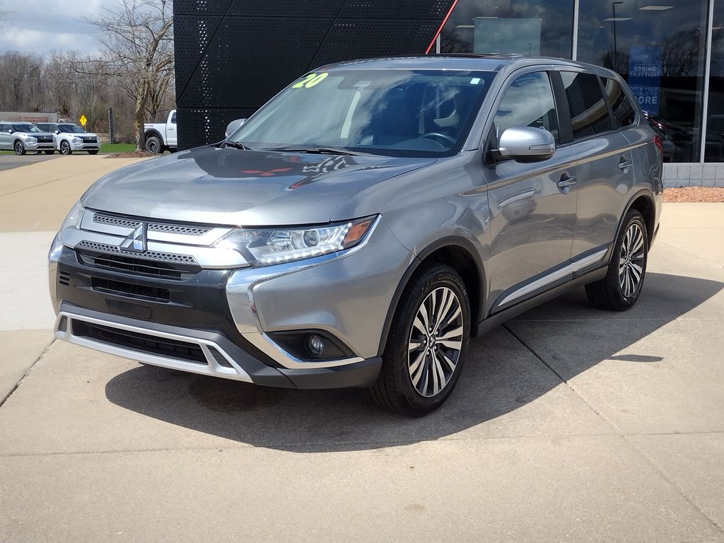2020 Mitsubishi Outlander SE