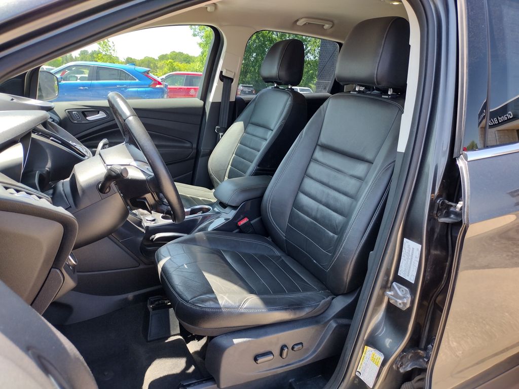 Used 2016 Ford Escape Titanium with VIN 1FMCU9JX4GUA94111 for sale in Grand Blanc Township, MI