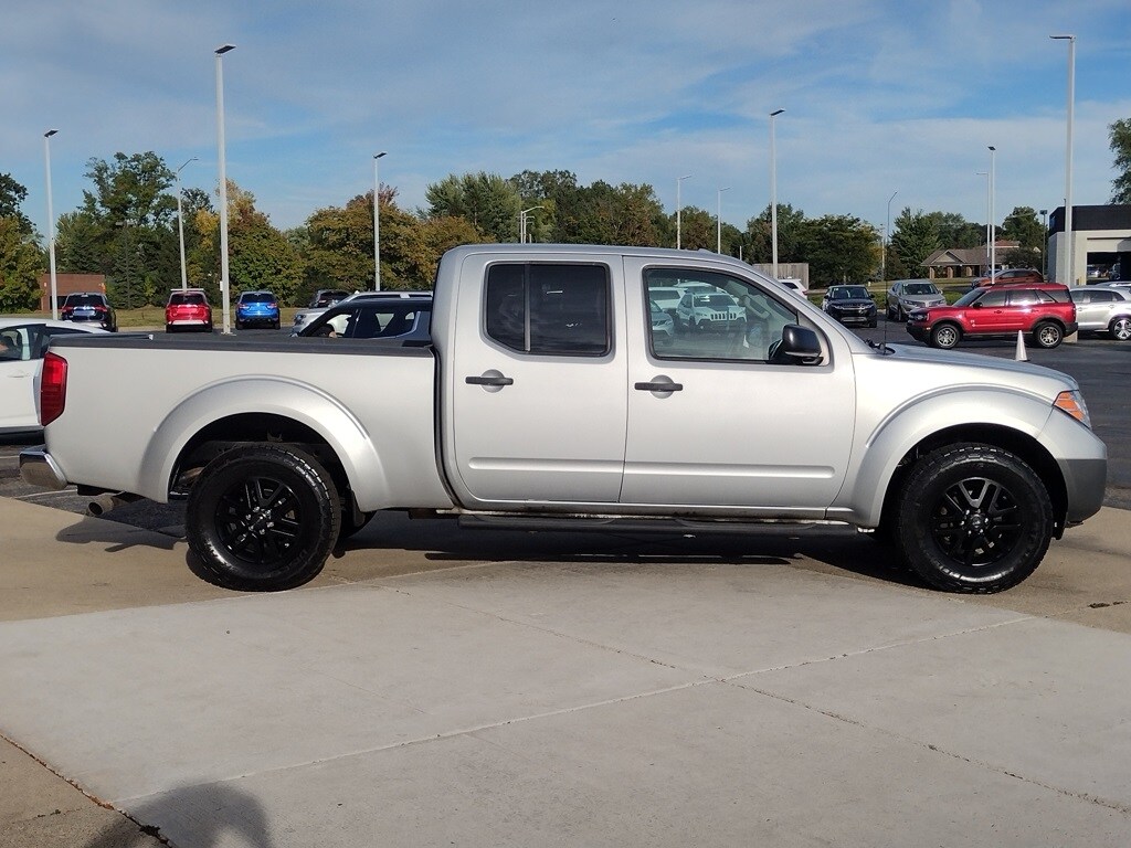 2015 Nissan Frontier SV photo 4