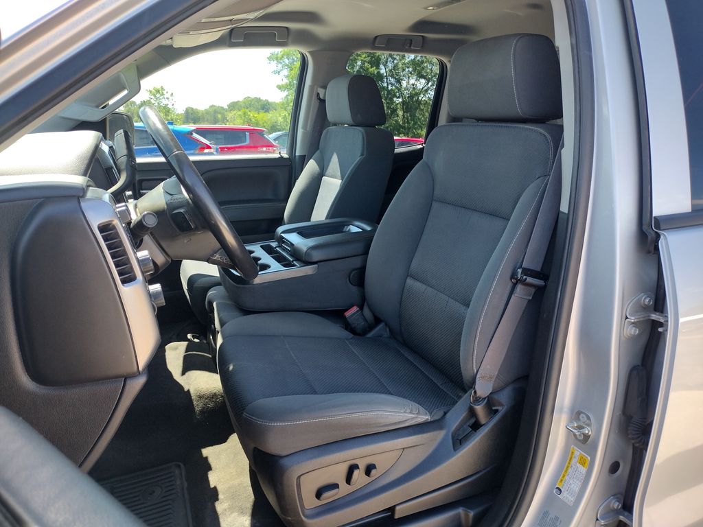 Used 2017 Chevrolet Silverado 1500 LT with VIN 1GCVKREH1HZ366768 for sale in Grand Blanc Township, MI